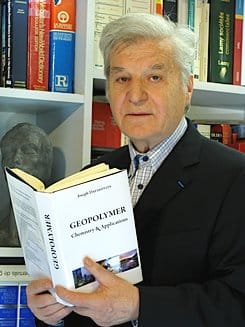 Joseph Davidovits et le livre Géopolymère